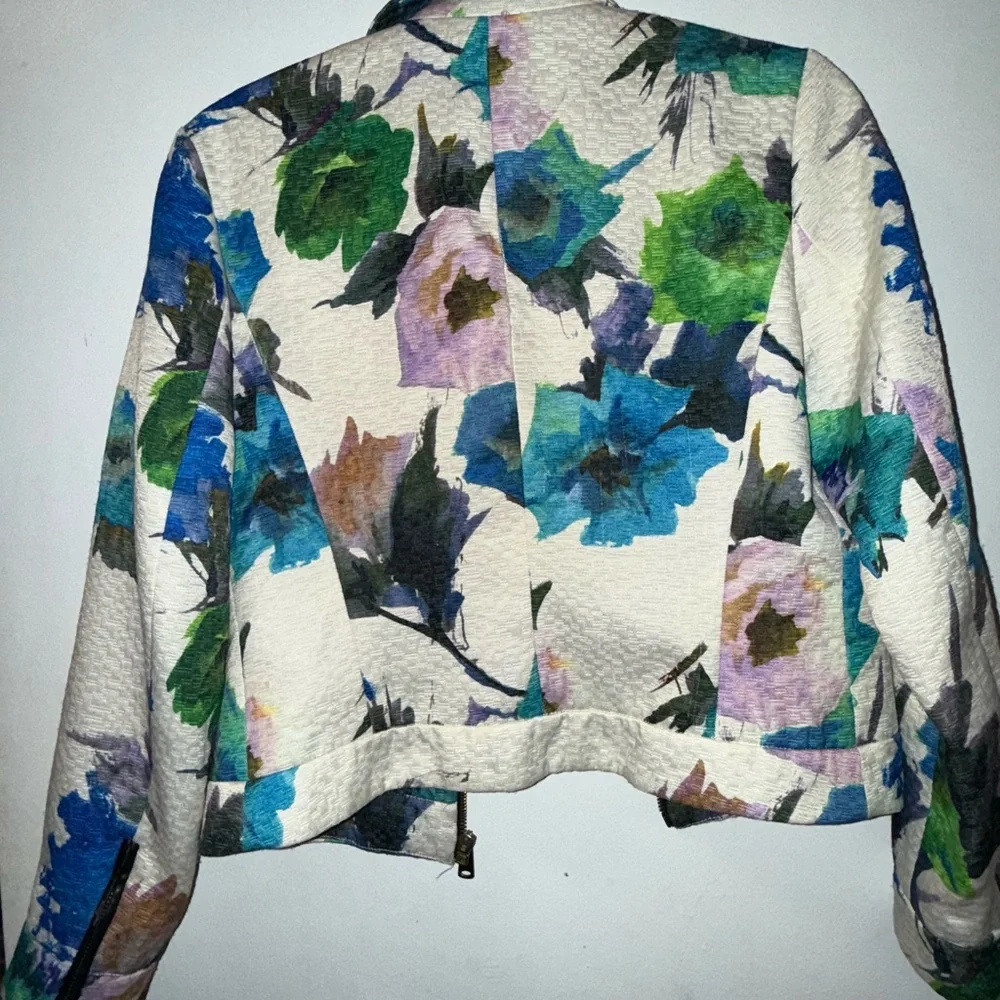 Floral Multicolor Jacket - Picture 2 of 5